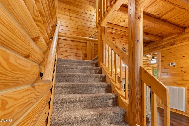 503 Deer Path Lane, Gatlinburg, TN 37738