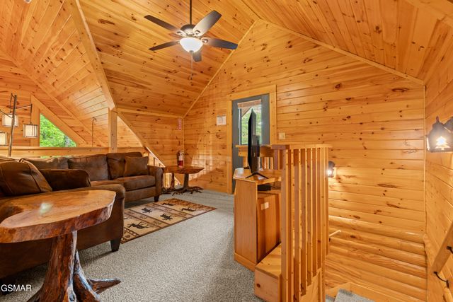 503 Deer Path Lane, Gatlinburg, TN 37738