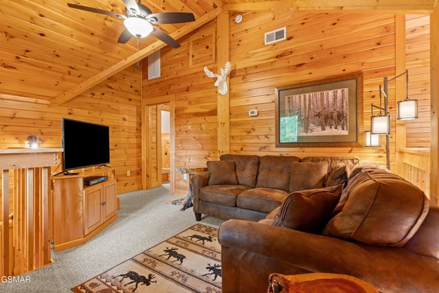 503 Deer Path Lane, Gatlinburg, TN 37738