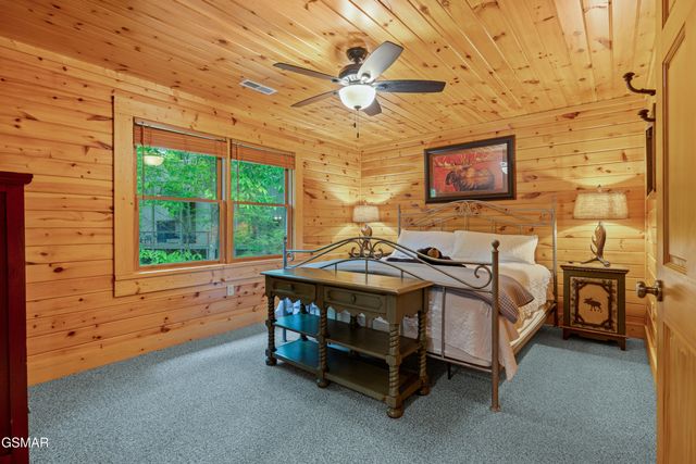 503 Deer Path Lane, Gatlinburg, TN 37738