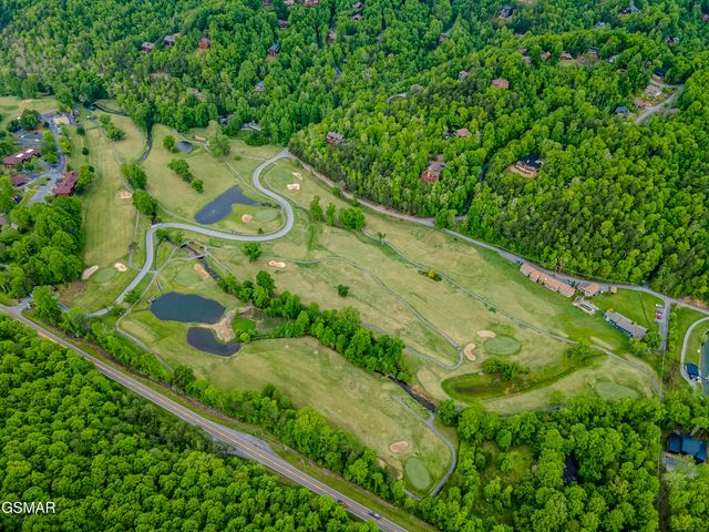 503 Deer Path Lane, Gatlinburg, TN 37738