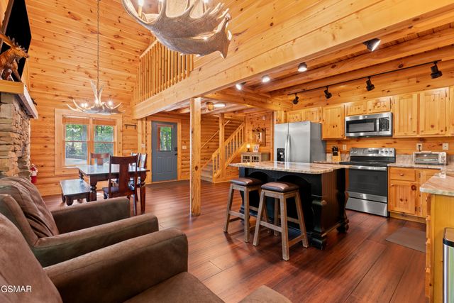 503 Deer Path Lane, Gatlinburg, TN 37738