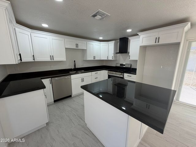 3471 E DELCOA Drive, Phoenix, AZ 85032