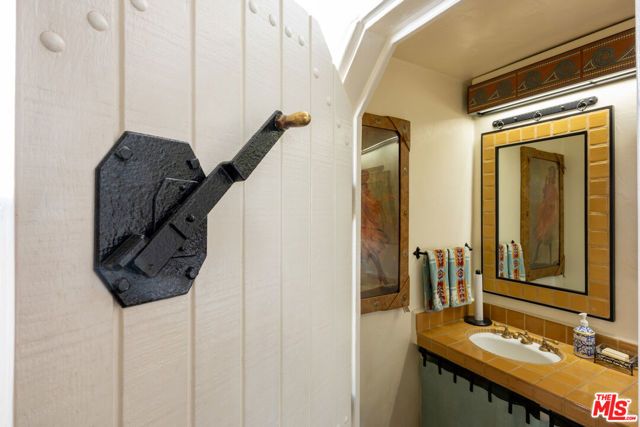 769 Bonita Drive, South Pasadena, CA 91030