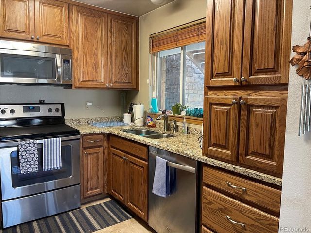 972 S Yukon St, Lakewood, CO 80226