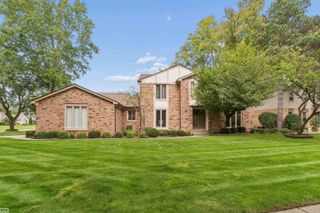 11715 Raintree Ct Court, Utica, MI 48315
