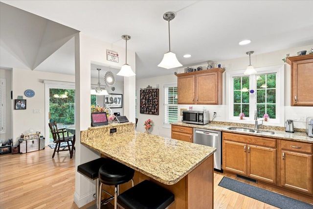 4 Sunningdale Drive, Somersworth, NH 03878