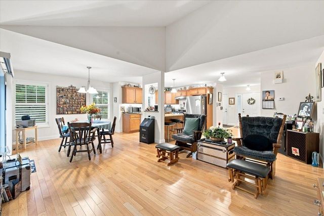 4 Sunningdale Drive, Somersworth, NH 03878