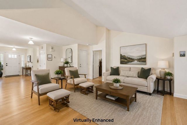 4 Sunningdale Drive, Somersworth, NH 03878