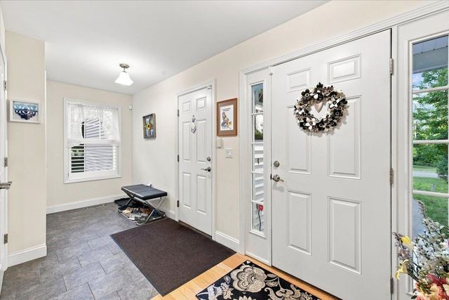 4 Sunningdale Drive, Somersworth, NH 03878