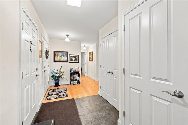 4 Sunningdale Drive, Somersworth, NH 03878