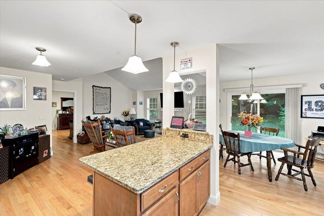 4 Sunningdale Drive, Somersworth, NH 03878