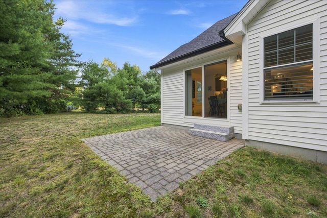 4 Sunningdale Drive, Somersworth, NH 03878