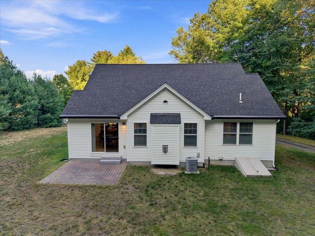 4 Sunningdale Drive, Somersworth, NH 03878