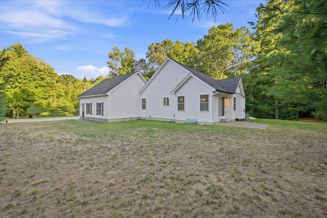 4 Sunningdale Drive, Somersworth, NH 03878