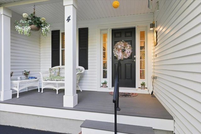4 Sunningdale Drive, Somersworth, NH 03878