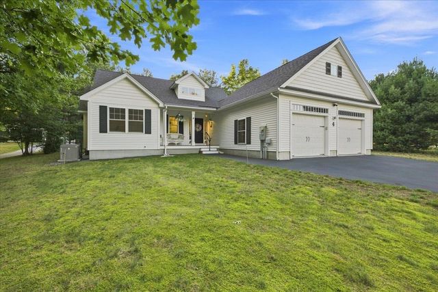 4 Sunningdale Drive, Somersworth, NH 03878