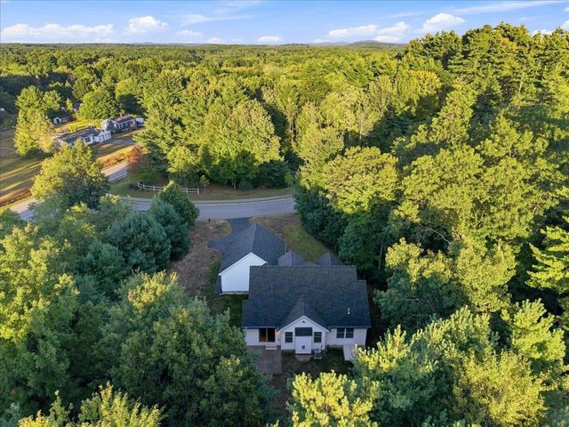 4 Sunningdale Drive, Somersworth, NH 03878