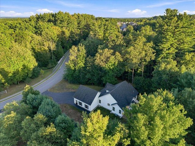 4 Sunningdale Drive, Somersworth, NH 03878