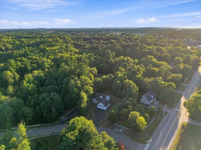4 Sunningdale Drive, Somersworth, NH 03878