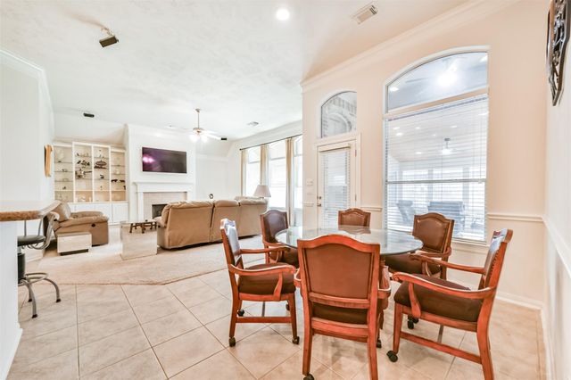 2301 Da Vinci Drive, Pearland, TX 77581