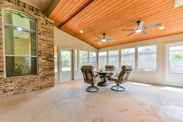 2301 Da Vinci Drive, Pearland, TX 77581
