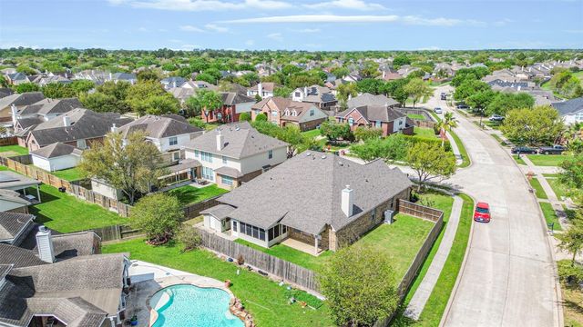 2301 Da Vinci Drive, Pearland, TX 77581