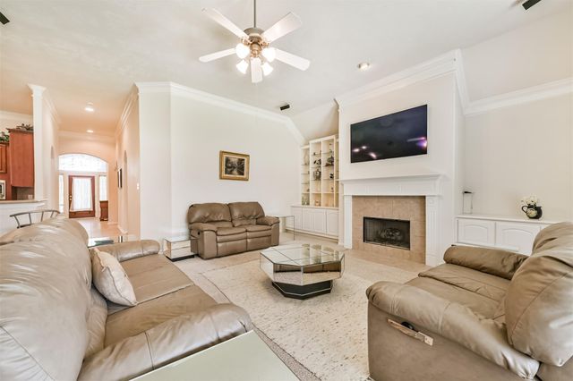 2301 Da Vinci Drive, Pearland, TX 77581