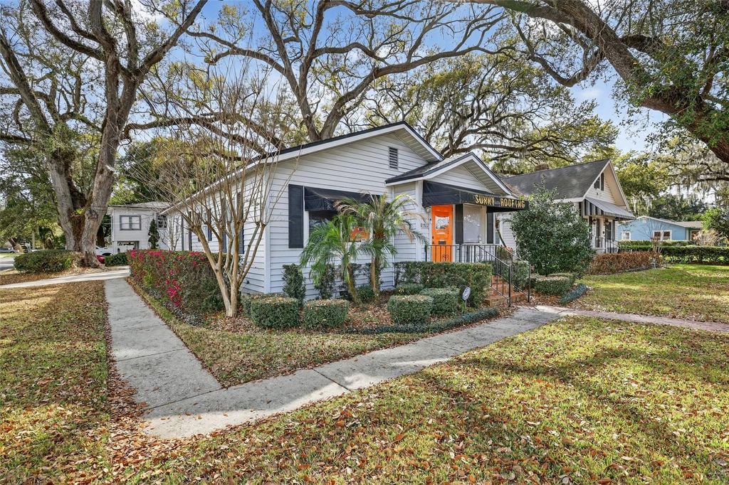 Image 12 of property listing at 1922 HILLCREST STREET, Orlando, FL 32803