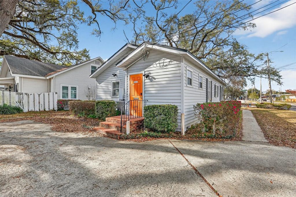 Image 14 of property listing at 1922 HILLCREST STREET, Orlando, FL 32803