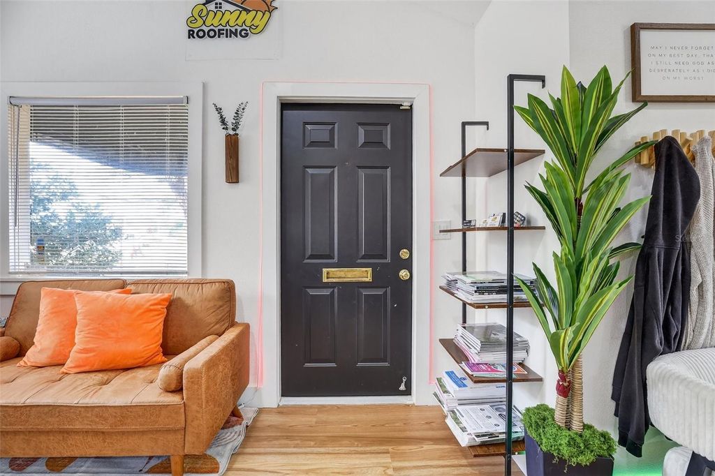 Image 16 of property listing at 1922 HILLCREST STREET, Orlando, FL 32803