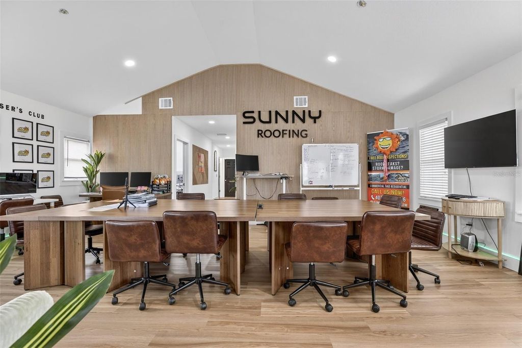 Image 17 of property listing at 1922 HILLCREST STREET, Orlando, FL 32803