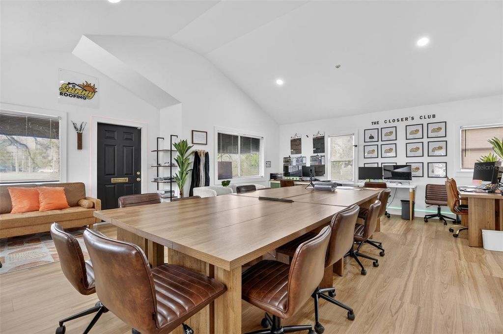 Image 19 of property listing at 1922 HILLCREST STREET, Orlando, FL 32803