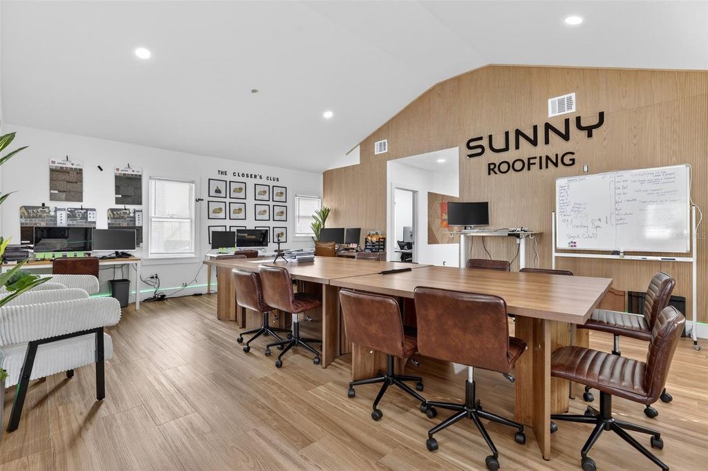 Image 22 of property listing at 1922 HILLCREST STREET, Orlando, FL 32803