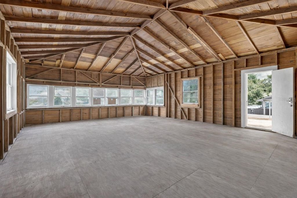 Image 6 of property listing at 1922 HILLCREST STREET, Orlando, FL 32803