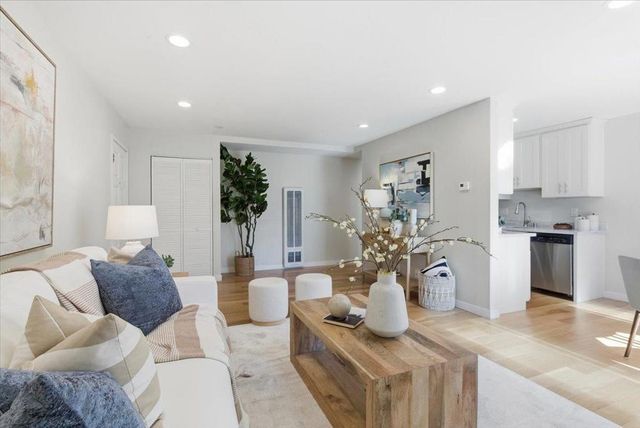 280 Easy Street 307, Mountain View, CA 94043