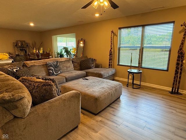 4152 Sedgewick Lane, Columbus, IN 47201