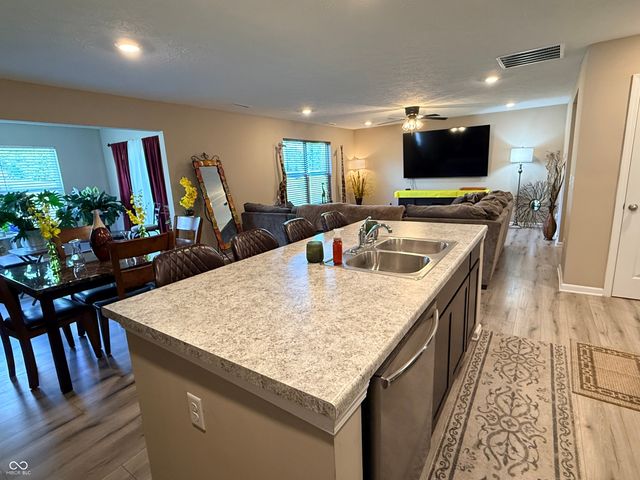 4152 Sedgewick Lane, Columbus, IN 47201
