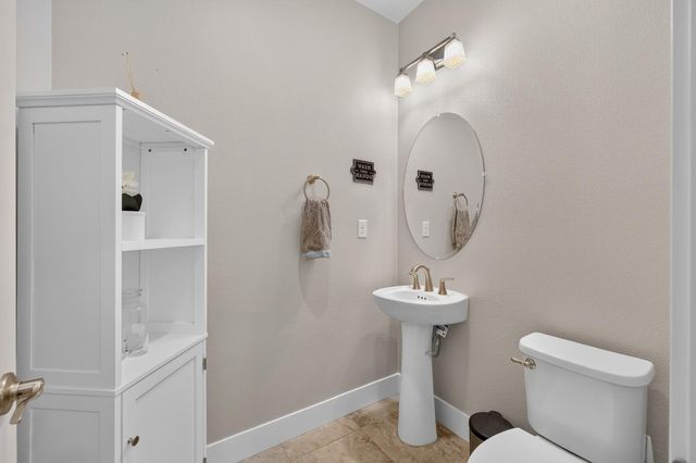 2749 Lincoln Airpark Dr, Lincoln, CA 95648