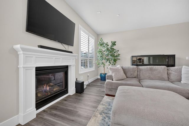2749 Lincoln Airpark Dr, Lincoln, CA 95648