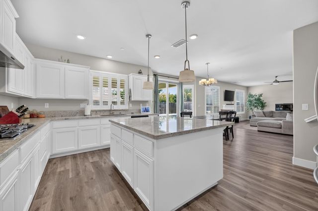 2749 Lincoln Airpark Dr, Lincoln, CA 95648
