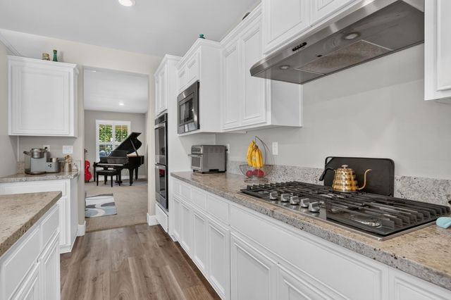 2749 Lincoln Airpark Dr, Lincoln, CA 95648