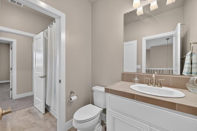 2749 Lincoln Airpark Dr, Lincoln, CA 95648