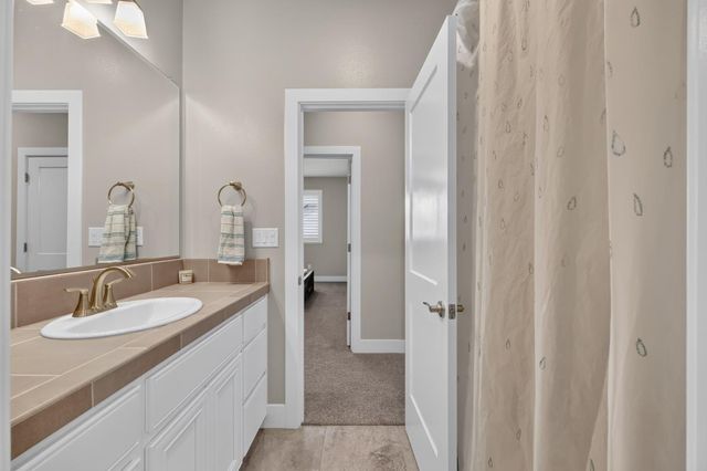 2749 Lincoln Airpark Dr, Lincoln, CA 95648