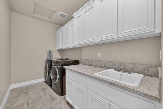 2749 Lincoln Airpark Dr, Lincoln, CA 95648