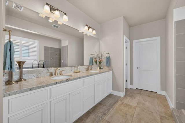 2749 Lincoln Airpark Dr, Lincoln, CA 95648