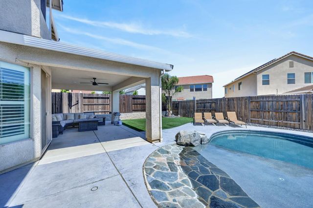 2749 Lincoln Airpark Dr, Lincoln, CA 95648