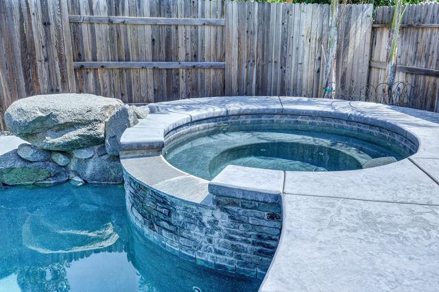 2749 Lincoln Airpark Dr, Lincoln, CA 95648
