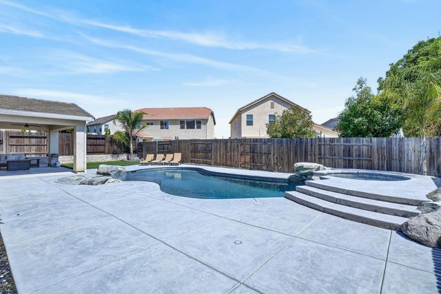 2749 Lincoln Airpark Dr, Lincoln, CA 95648