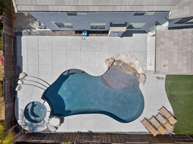 2749 Lincoln Airpark Dr, Lincoln, CA 95648